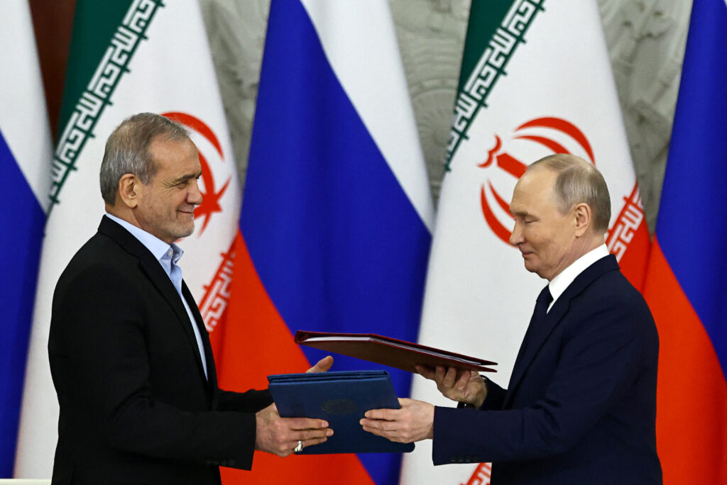 Russia clarifies position amid U.S.-Iran tensions