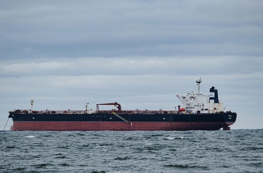 Estonia detains Russian shadow fleet oil tanker in Baltic sea