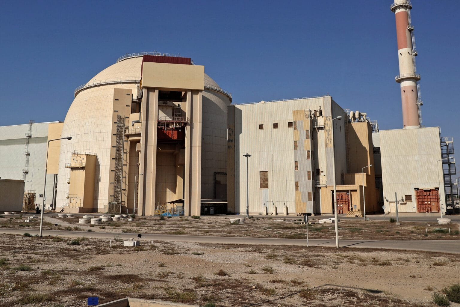 Iran, Russia sign $25 billion agreement to build four nuclear power plants in Iran