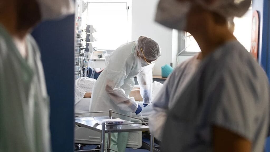 France orders hospitals to prepare for a possible large-scale military conflict by 2026