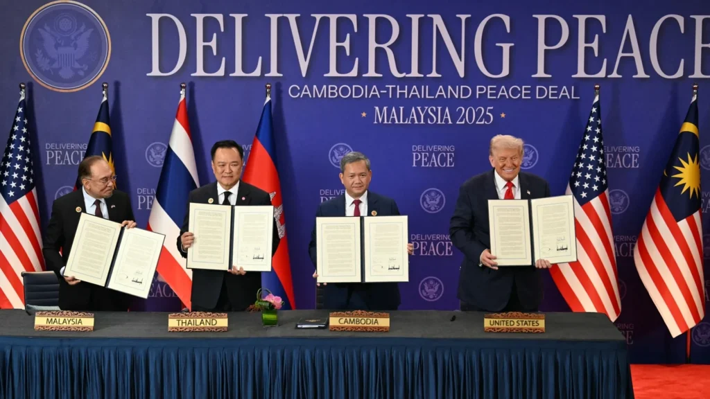 Trump co-signs Thailand-Cambodia ceasefire agreement