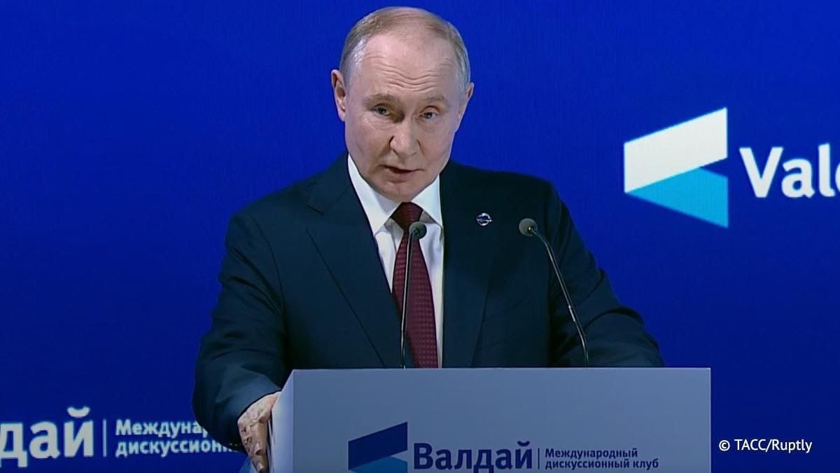 Putin reiterates that Tomahawk missiles supply to Ukraine would destroy Russia-US relations
