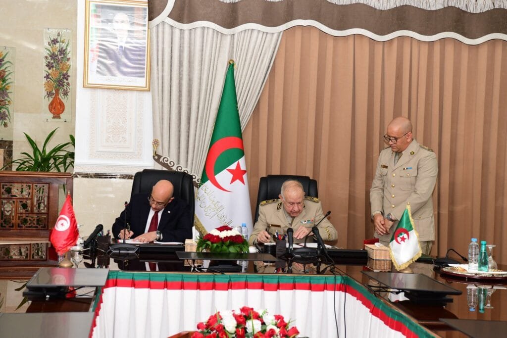 Tunisia, Algeria sign new defence cooperation agreement in Algiers